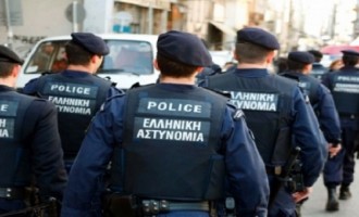 Ο ΣΥΡΙΖΑ καταγγέλλει αστυνομική αυθαιρεσία και επιτίθεται στα ανώτερα κλιμάκια της ΕΛ.ΑΣ.
