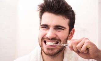 Πώς συνδέονται τα δόντια με τη στυτική δυσλειτουργία