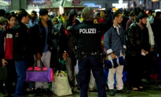 Spiegel: Εκατοντάδες επιθέσεις σε προσφυγικά καταλύματα στην Γερμανία