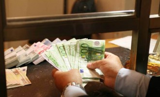 Υπουργείο Οικονομικών: Εγγυημένες οι καταθέσεις κάτω από 100.000 ευρώ