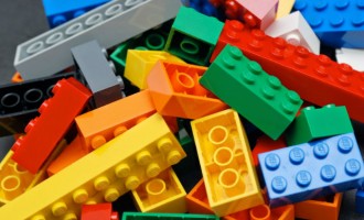 Η Lego αρνήθηκε να πουλήσει τουβλάκια σε Κινέζο καλλιτέχνη!