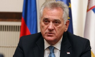 Ο Πρόεδρος της Σερβίας αρνείται να διαλύσει τη χώρα του για να μπει στην ΕΕ