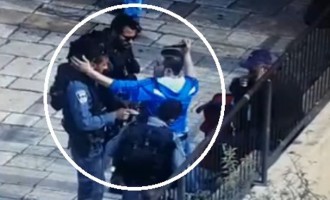 Βίντεο ΣΟΚ! Παλαιστίνιος τζιχαντιστής μαχαιρώνει Ισραηλινό αστυνομικό (βίντεο)