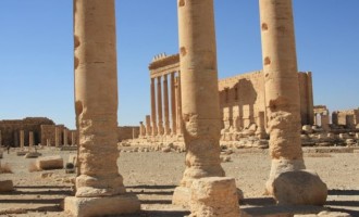 Το Ισλαμικό Κράτος έδεσε τρεις άνδρες σε αρχαίους κίονες και τους ανατίναξε!