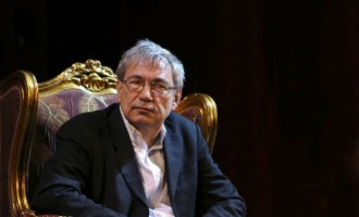 “Πυροβολεί” τον Ερντογάν Τούρκος συγγραφέας: Έχει οργανωμένο σχέδιο κατά των Κούρδων