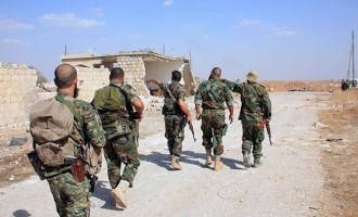 Σύροι στρατιώτες έστησαν ενέδρα σε τζιχαντιστές του ISIS στην έρημο (βίντεο)