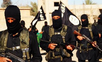 Οι 571 «ωρολογιακές βόμβες» του ISIS που απειλούν να τινάξουν στον αέρα τη Γαλλία