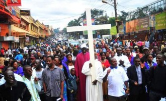 Στην Ουγκάντα σφάζουν όποιον μουσουλμάνο βαπτιστεί χριστιανός