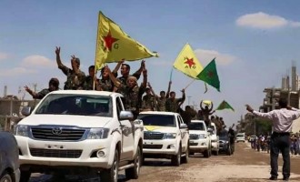 Στο 1,5 χλμ από την Αζάζ οι Κούρδοι – Οι Τούρκοι βομβαρδίζουν για να σώσουν την Αλ Κάιντα