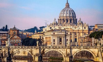 Πάρτι ομοφυλοφυλικών οργίων με ναρκωτικά βάζει φωτιά στο Βατικανό