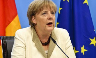 Βουλευτής της Μέρκελ ζητάει την παραίτησή της λόγω προσφυγικού