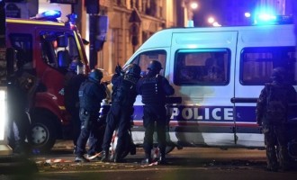 Ενδείξεις για ασύλληπτους τρομοκράτες του μακελειού στο Παρίσι έχουν οι γαλλικές αρχές