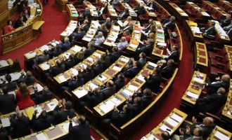 Νέα προαπαιτούμενα την Τρίτη στη Βουλή  – Ψηφίζονται μέχρι την Πέμπτη