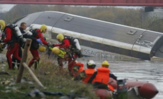 Δίχως τέλος η τραγωδία στη Γαλλία – Εκτροχιάστηκε τρένο – Στους 7 οι νεκροί