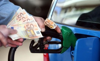 Αλεξιάδης: Αυξήσεις στα καύσιμα για να μην αυξήσουμε τα τέλη αυτοκινήτων