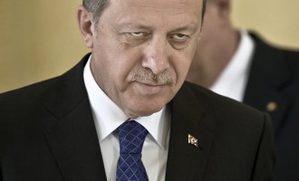 Ο Ερντογάν έχει παρανοήσει: «Θα εισβάλουν στην Ανατολία; Θα επιτεθούν από το Αιγαίο;»