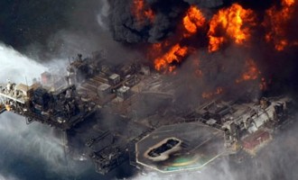 Τραγωδία στην Κασπία: 32 εργάτες νεκροί από πυρκαγιά σε πλατφόρμα πετρελαίου
