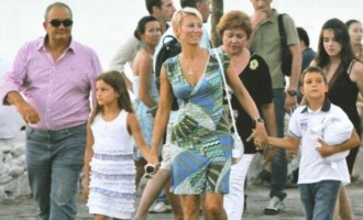 Βόλτα στη Θεσσαλονίκη με την οικογένεια έκανε ο Καραμανλής – Που θα ψηφίσει;