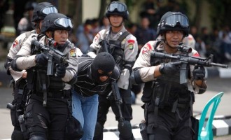 Συλλήψεις μελών της οργάνωσης Ισλαμικό Κράτος στην Ινδονησία