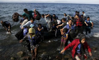 85 νέοι μετανάστες και πρόσφυγες αποβιβάστηκαν στα νησιά μας