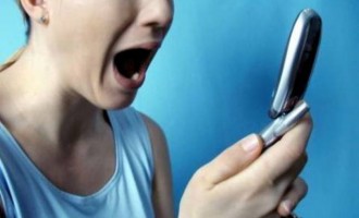 ΠΡΟΣΟΧΗ: Πώς να μην πέσετε θύματα νέας απάτης στα κινητά τηλέφωνα