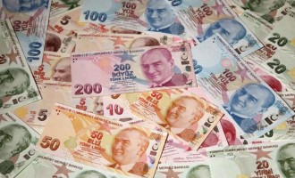 Ματώνει η οικονομία της Τουρκίας – Αποσύρονται οι ξένοι επενδυτές