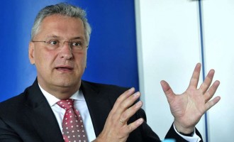 Yπουργός Εσωτερικών της Βαυαρίας: Η Ελλάδα να βγει από τη ζώνη Σένγκεν