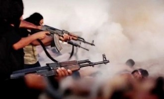 Το Ισλαμικό Κράτος σκότωσε 300 Ιρακινούς πρώην αστυνομικούς νότια της Μοσούλης