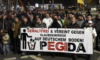 Το PEGIDA καλεί σε συλλαλητήριο στην Κολωνία κατά των «βιαστών προσφύγων»