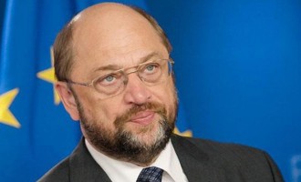 Ο Σουλτς εισηγείται την συμμετοχή του SPD σε διαπραγματεύσεις για «μεγάλο» συνασπισμό