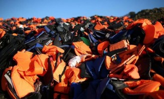 «Μαϊμού” σωσίβια στη Σμύρνη πούλαγαν οι Τούρκοι σε πρόσφυγες