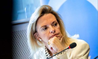 Η Βόζεμπεργκ φέρνει στην Ευρωπαϊκή Επιτροπή το θέμα των offshore