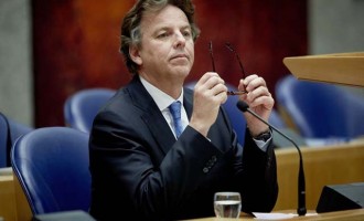 Ολλανδός υπουργός:  Ο Τσίπρας δεσμεύθηκε για τη δημιουργία 50.000 θέσεων υποδοχής