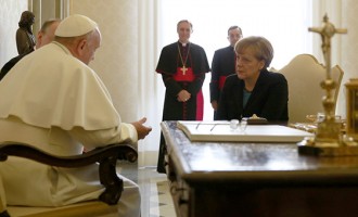 Πώς ο πάπας Φραγκίσκος έκανε έξαλλη την Άνγκελα Μέρκελ