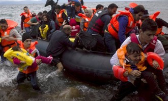 Πάνω από 400 μετανάστες και πρόσφυγες μάς έστειλε το τελευταίο 24ωρο ο Ερντογάν