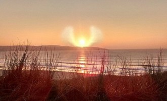 Ένας άγγελος εμφανίστηκε το ηλιοβασίλεμα στον ουρανό της Αγγλίας (βίντεο)