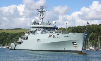 Ο Κάμερον ρίχνει στη μάχη κατά της λαθρομετανάστευσης το HMS Enterprise