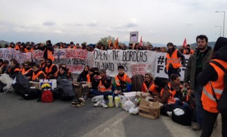 Διχασμένοι οι πρόσφυγες στην Ειδομένη – Περίεργος ρόλος Ιταλών “ακτιβιστών”