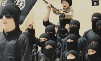 Το Ισλαμικό Κράτος εκπαιδεύει παιδιά βομβιστές αυτοκτονίας
