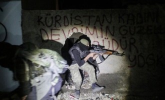Αυτοί είναι οι Κούρδοι νεολαίοι που πολεμάνε στα οδοφράγματα τον Ερντογάν (φωτο)
