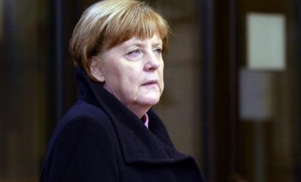 Deutsche Welle: Μαύρη Κυριακή για τη Μέρκελ