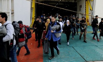Ακόμη 312 πρόσφυγες και μετανάστες στο λιμάνι του Πειραιά