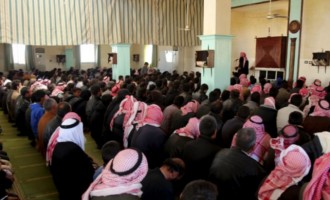 Εκατοντάδες Άραβες, μέλη φυλών, ορκίστηκαν πίστη στο Ισλαμικό Κράτος