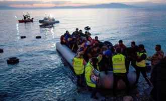 Γερμανοί και Τούρκοι δηλώνουν ευχαριστημένοι από τη συμφωνία για τους πρόσφυγες