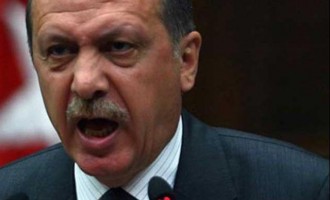 O δικτάτορας Eρντογάν απειλεί δικαστές επειδή απελευθέρωσαν δημοσιογράφους