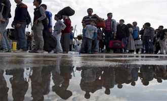 «Το Καραβάνι του Φωτός»: Δεκάδες χιλιάδες Σύροι πρόσφυγες στην Τουρκία ετοιμάζουν πορεία προς την Ελλάδα