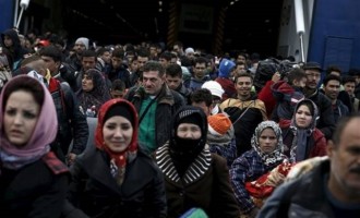 Στα “μουλωχτά” ξεκίνησε η “ενσωμάτωση” των 60.000 προσφύγων στην Ελλάδα με… χορηγία Σόρος
