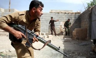Μάχες μεταξύ Κούρδων Πεσμεργκά και Ιρακινών παραστρατιωτικών στη Σαλαντίν