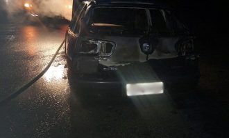 Αυτοκίνητο στη Λαμία κάηκε ολοσχερώς