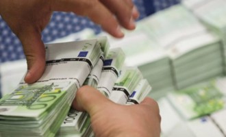 Υπουργείο Οικονομικών: Τι ισχύει με την έκπτωση φόρου των 2.000 ευρώ